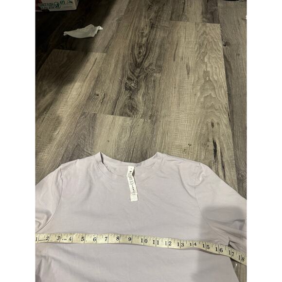 Lululemon Love Curved Hem Crewneck T-Shirt Lilac Ether Size 4 GUC Womens - Picture 6 of 9